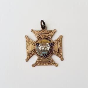 Antique 10k Gold SVEA Scandinavian American Fraternity For Service Medal 4 Grams